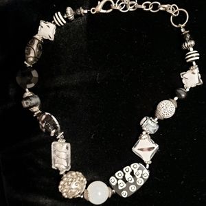 Black & White Contemporary Jewelry Set